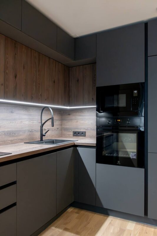 24880827-eb1f-4676-8541-0100bed33788